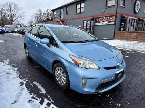 2014 Toyota Prius Plug-in Base