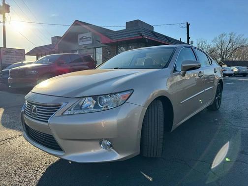 2013 Lexus ES 300h Base