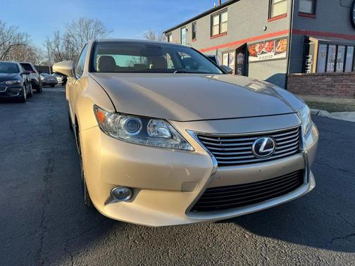 2013 Lexus ES 300h Base