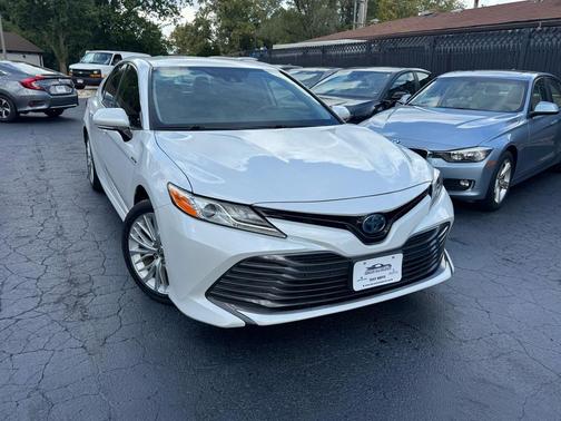 2019 Toyota Camry Hybrid XLE