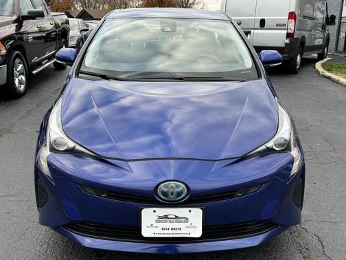 2018 Toyota Prius Three Touring