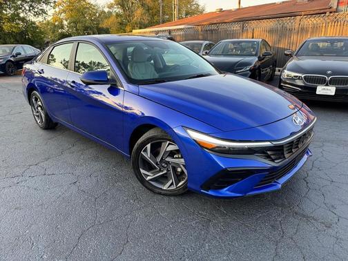 2024 Hyundai ELANTRA Limited