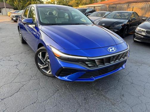 2024 Hyundai ELANTRA Limited