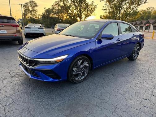 2024 Hyundai ELANTRA Limited
