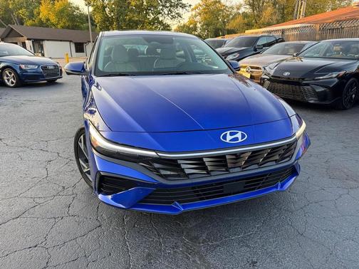 2024 Hyundai ELANTRA Limited