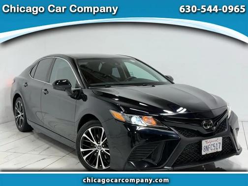 Midnight Black Metallic 2019 Toyota Camry SE