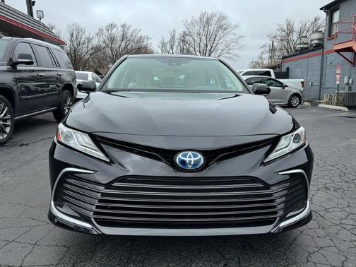 2023 Toyota Camry Hybrid XLE