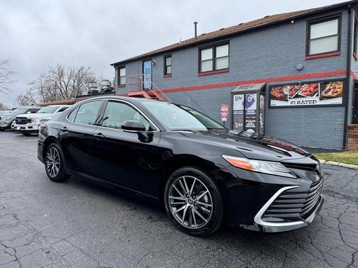 2023 Toyota Camry Hybrid XLE