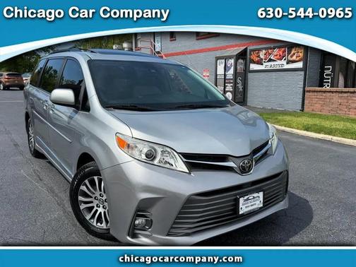 Celestial Silver Metallic 2019 Toyota Sienna XLE