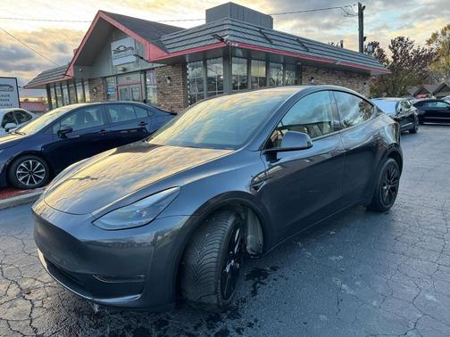 2024 Tesla Model Y Long Range Dual Motor All-Wheel Drive