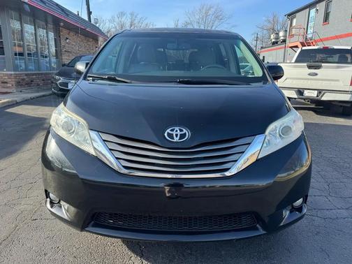2013 Toyota Sienna XLE