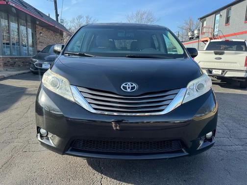 2013 Toyota Sienna XLE