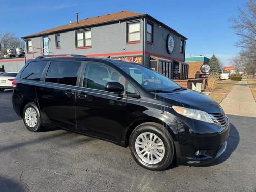 2013 Toyota Sienna XLE