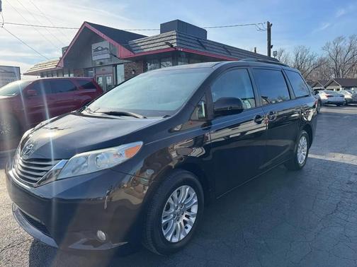 2013 Toyota Sienna XLE