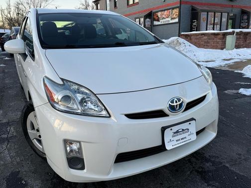 2010 Toyota Prius III