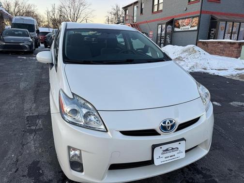 2010 Toyota Prius III
