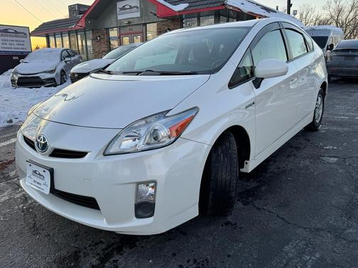 2010 Toyota Prius III