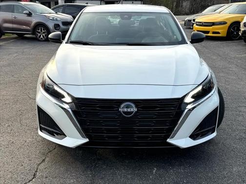 2025 Nissan Altima SV FWD