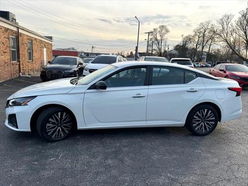 2025 Nissan Altima SV FWD