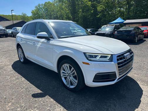 Ibis White 2020 Audi Q5 45 Premium Plus