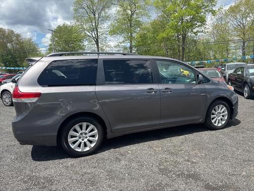 2012 Toyota Sienna XLE