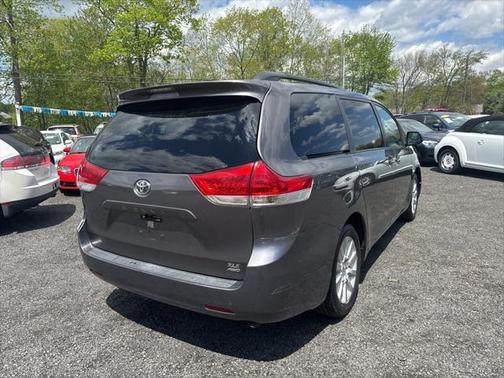 2012 Toyota Sienna XLE