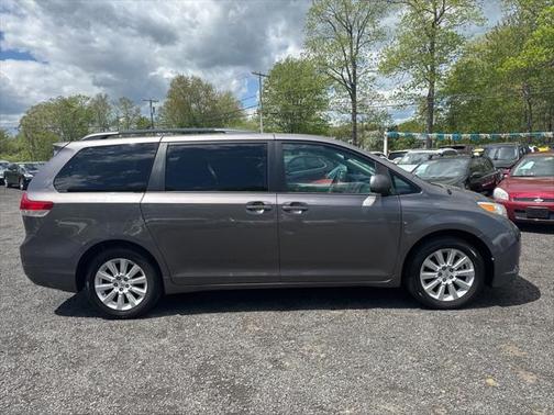 2012 Toyota Sienna XLE