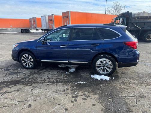 2017 Subaru Outback 2.5i Touring