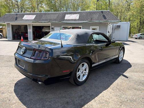 Black 2014 Ford Mustang V6
