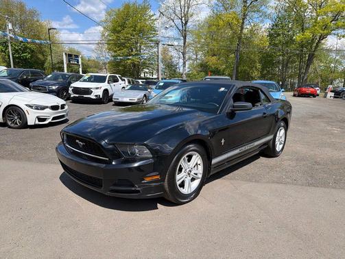 Black 2014 Ford Mustang V6