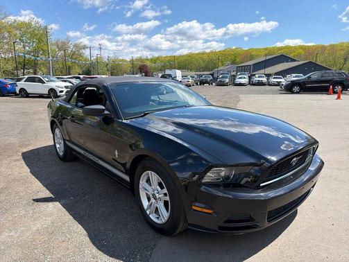 Black 2014 Ford Mustang V6