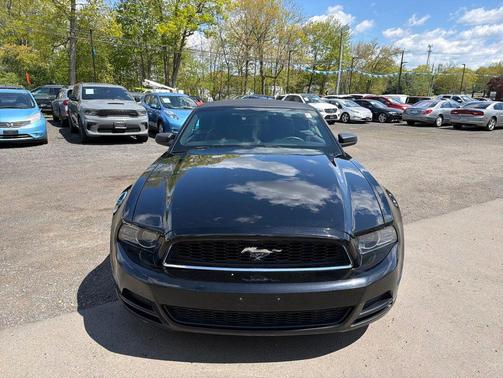 Black 2014 Ford Mustang V6