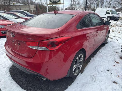 2013 Hyundai ELANTRA SE