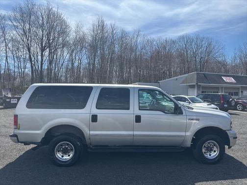 2005 Ford Excursion XLS