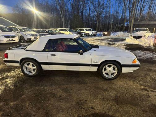 1990 Ford Mustang LX 5.0L Sport