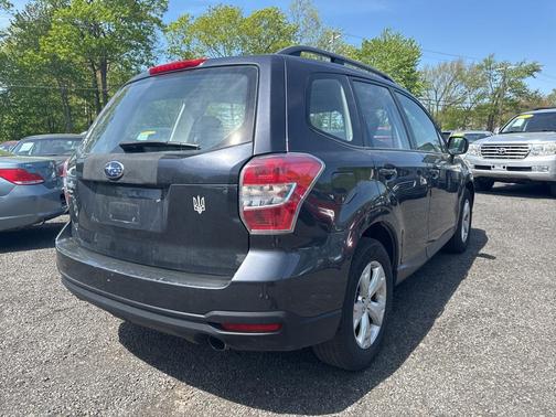 2016 Subaru Forester 2.5i