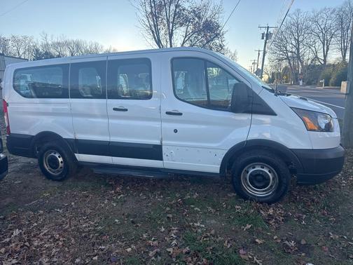 2017 Ford Transit-150 XL