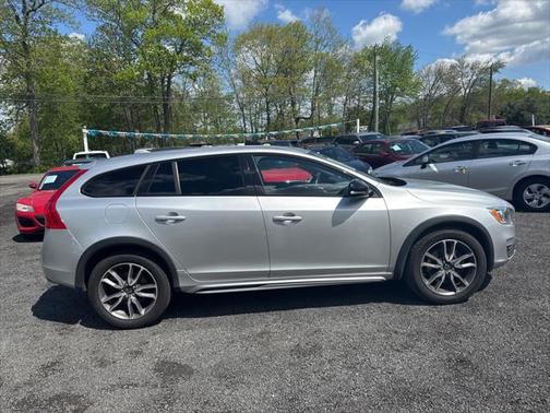 2015 Volvo V60 Cross Country T5