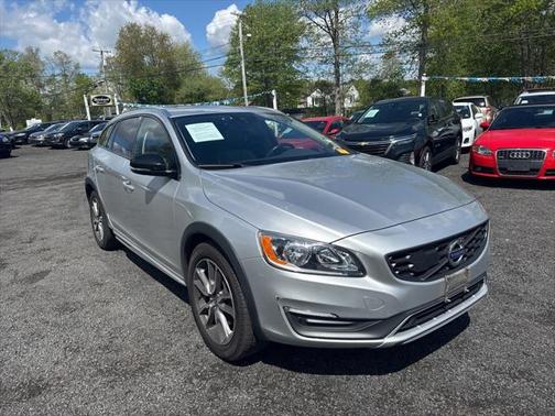 2015 Volvo V60 Cross Country T5