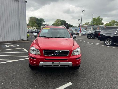 Red 2013 Volvo XC90 3.2