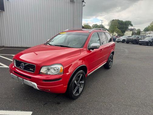 Red 2013 Volvo XC90 3.2