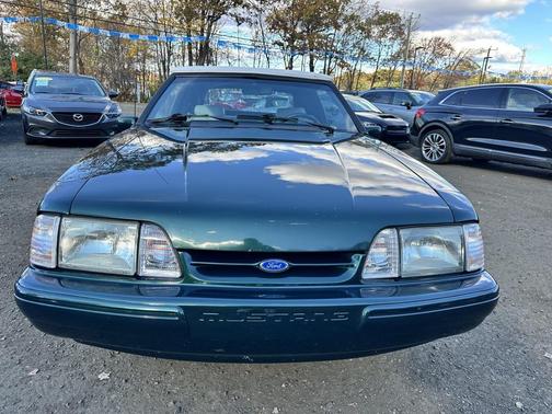 1990 Ford Mustang LX 5.0L Sport