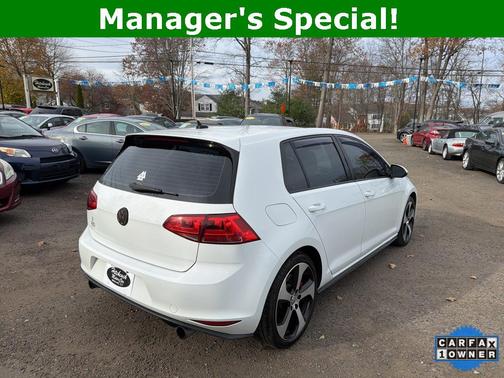 2017 Volkswagen Golf GTI 2.0T SE 4-Door
