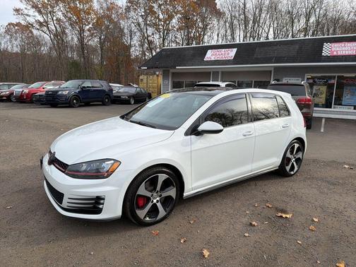 2017 Volkswagen Golf GTI 2.0T SE 4-Door