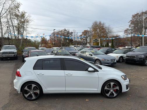 2017 Volkswagen Golf GTI 2.0T SE 4-Door
