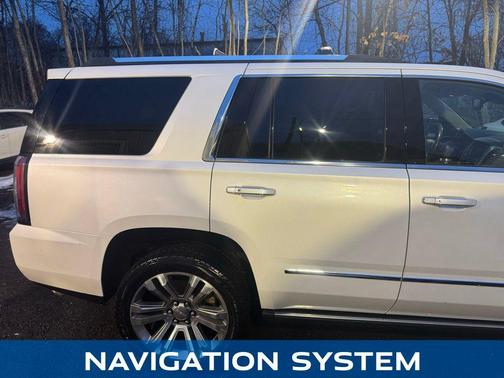 White Frost Tricoat 2019 GMC Yukon Denali
