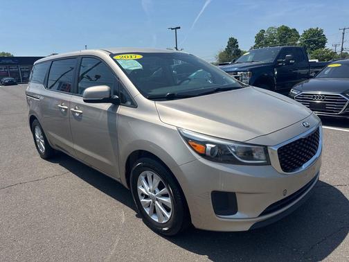 Beachwood Pearl 2017 Kia Sedona LX