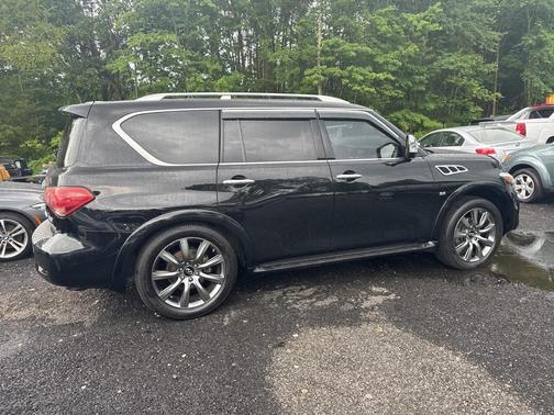 2017 INFINITI QX80 Signature Edition