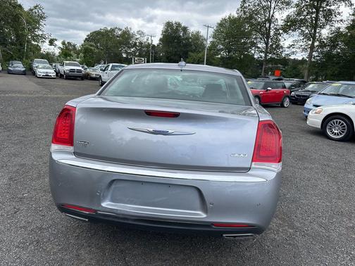 2018 Chrysler 300 Limited