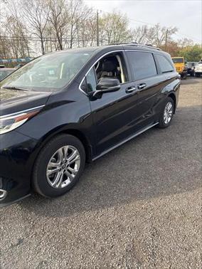 2023 Toyota Sienna Platinum 7 Passenger